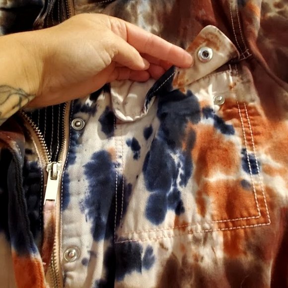 L OOAK Tie Dyed Gap Utility Jacket with Pockets, Drawstring Waist Zipper & Snaps - Picture 6 of 9